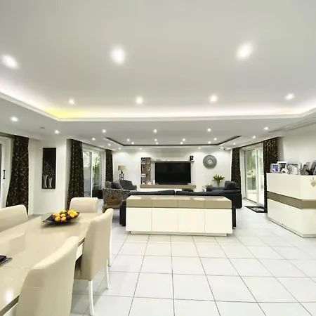 Rembrandt Lux Villa